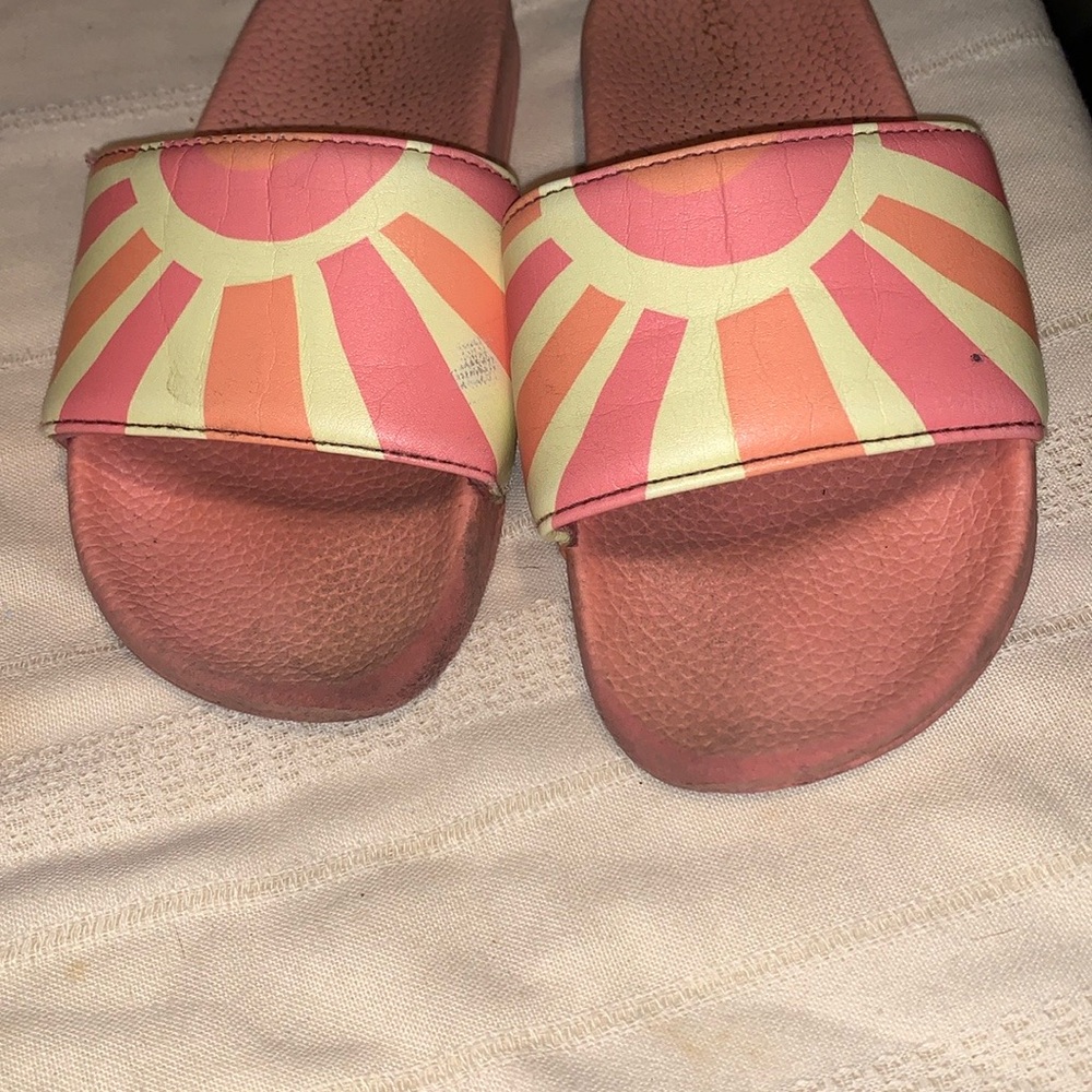 Old Navy Pink and Orange Sandals with Sun-Ray Design